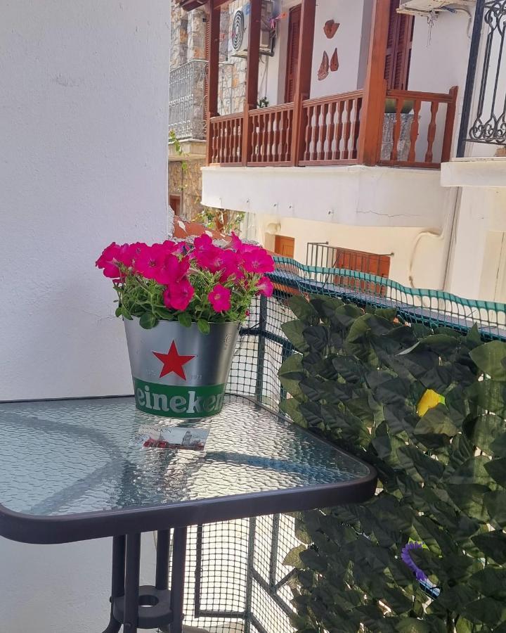 Angel Studio Apartment Skiathos Town Exterior photo